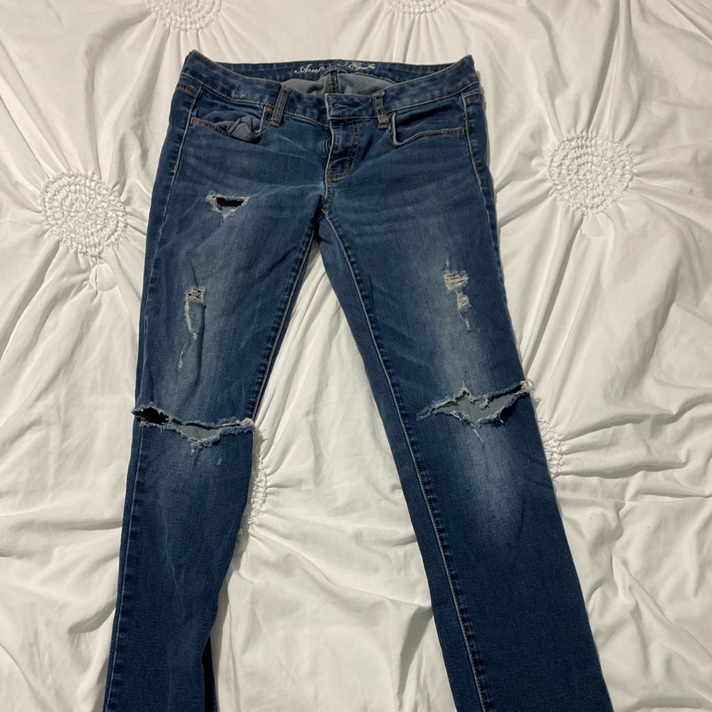 American Eagle distressed jeggings